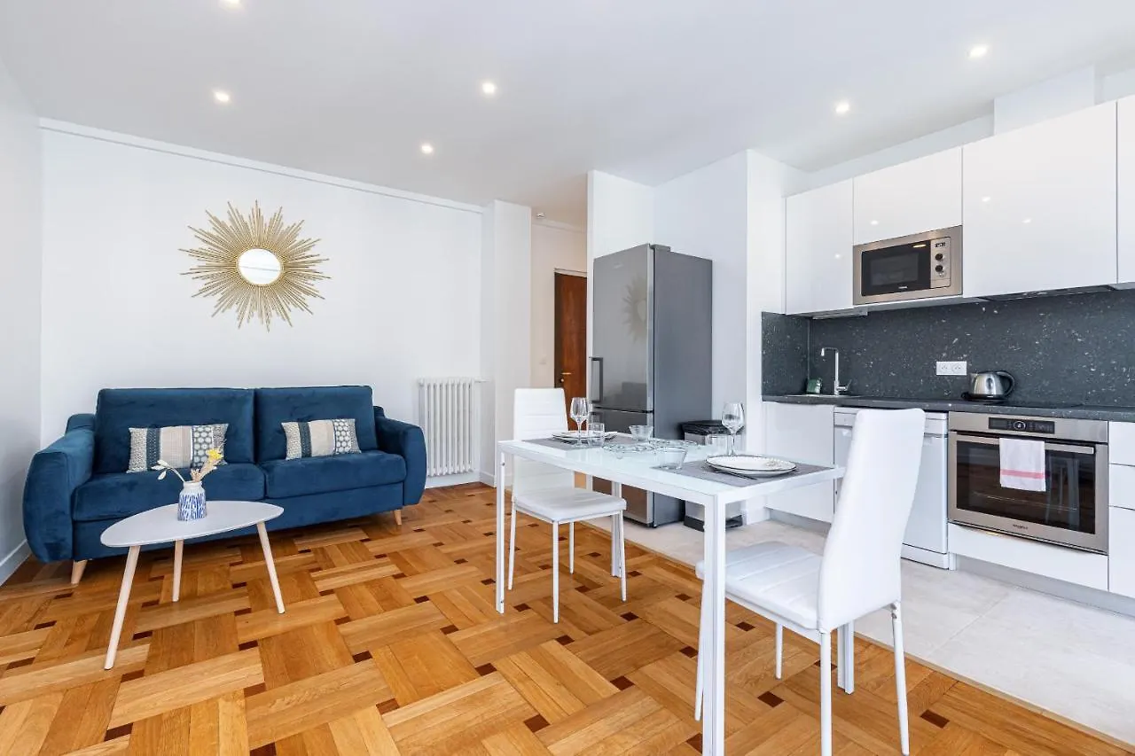 Ferienwohnung Quiet 1 Bdr Downtown Terrace Ac & Parking Nizza