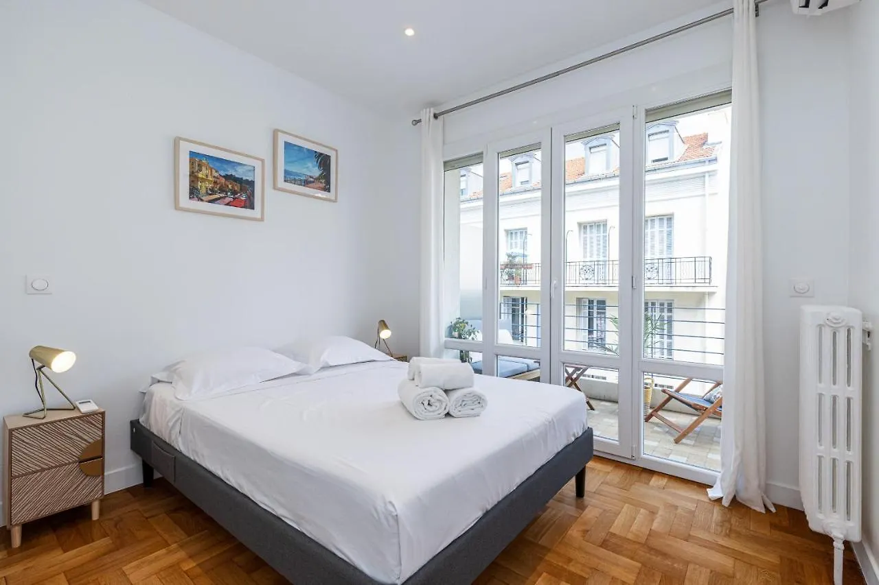 Apartment Ferienwohnung Quiet 1 Bdr Downtown Terrace Ac & Parking Nizza