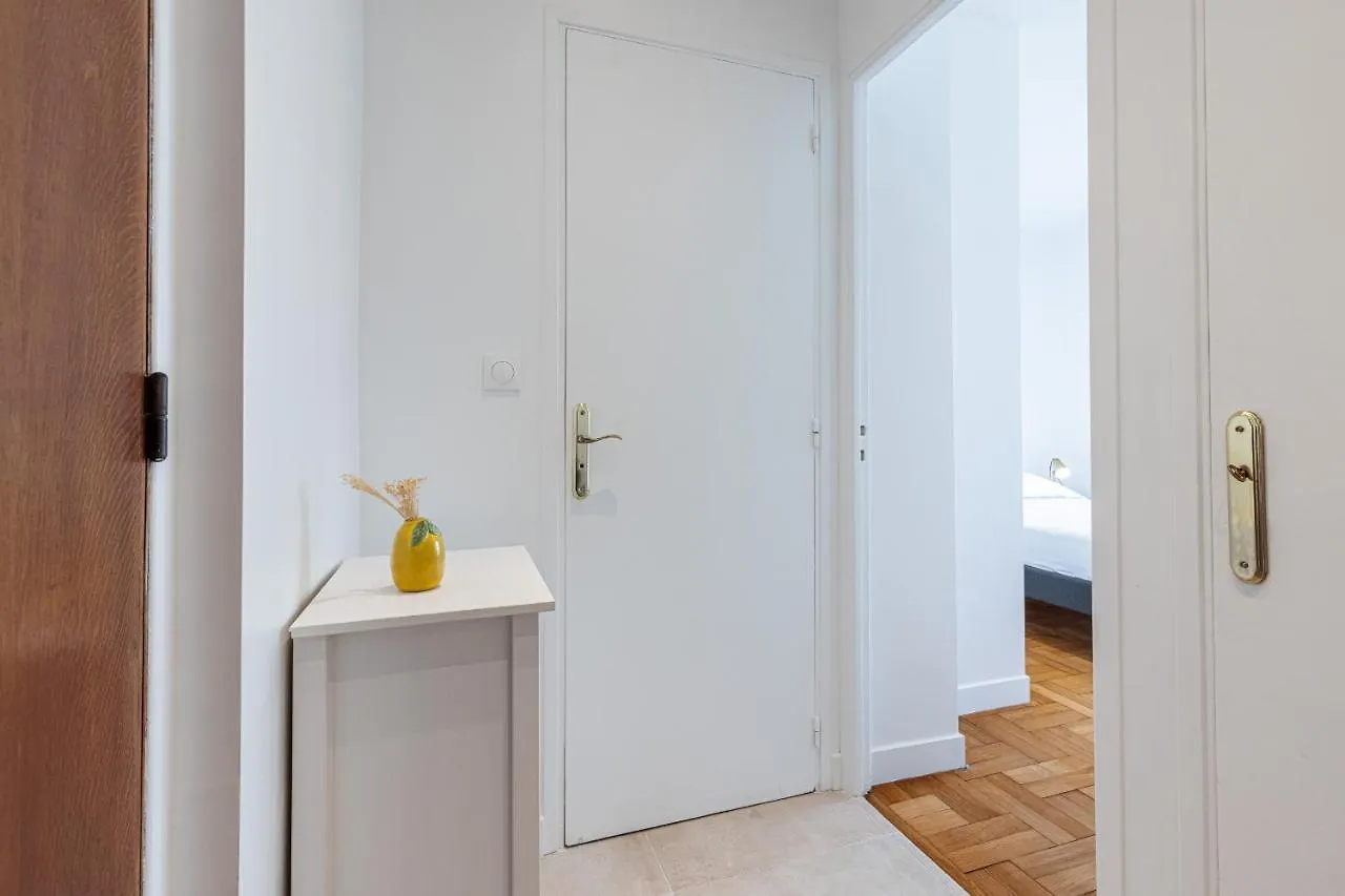 Ferienwohnung Quiet 1 Bdr Downtown Terrace Ac & Parking Nizza Apartment